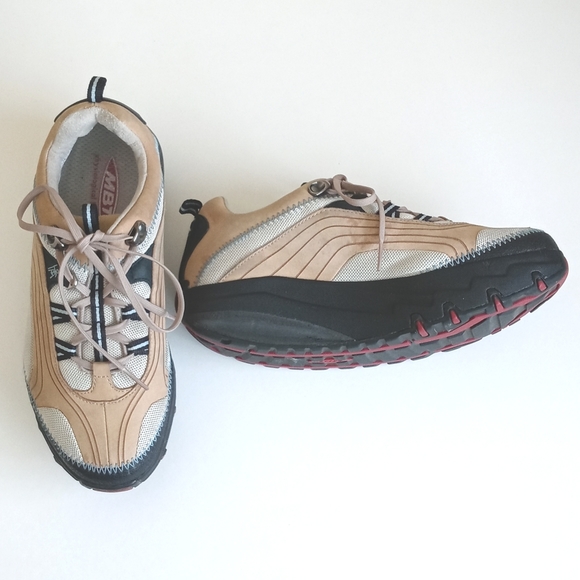 MBT Platform Swiss Engineered Sneakers 8 - Picture 3 of 16